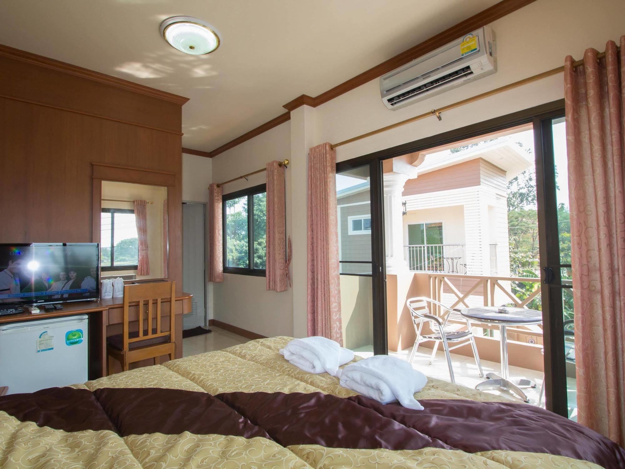 Donchai House Guest House& Cafe Chiang Mai Bagian luar foto