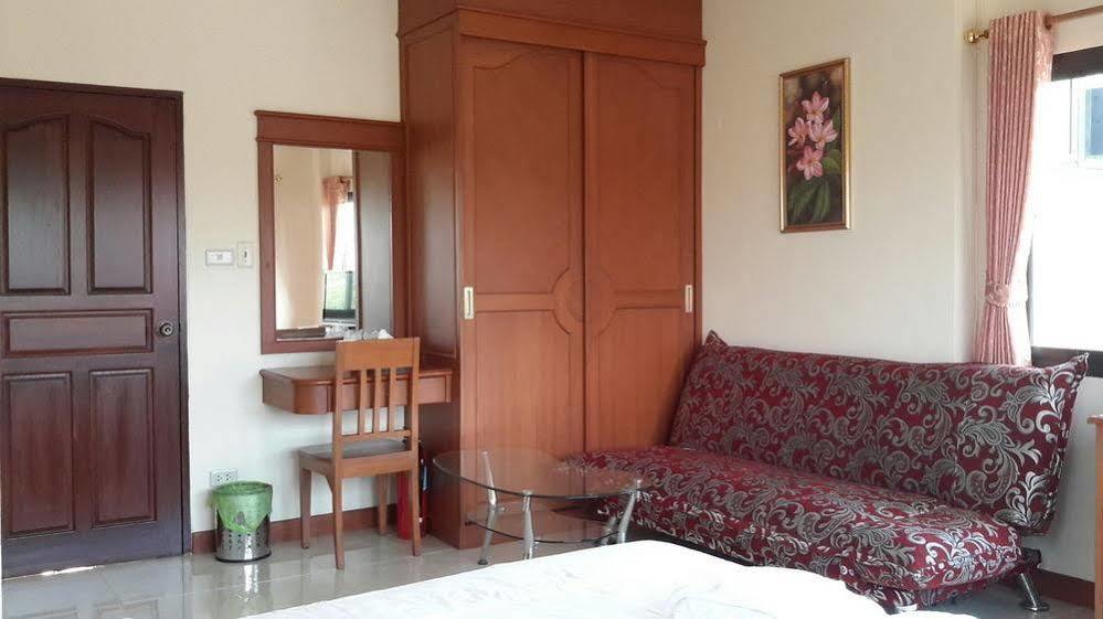 Donchai House Guest House& Cafe Chiang Mai Bagian luar foto